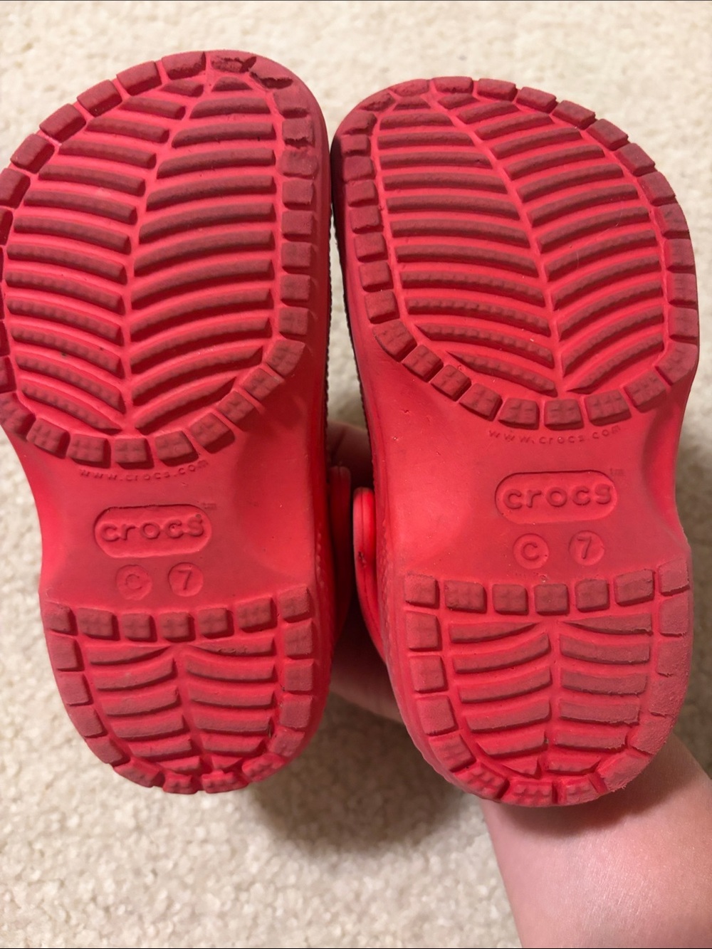CROCS Kids' Classic Clog in bright red, size C7 Toddler - Picture 2 of 2